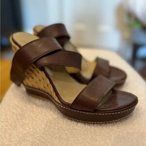 Stuart Weitzman brown leather wedge heel sandal, size 9